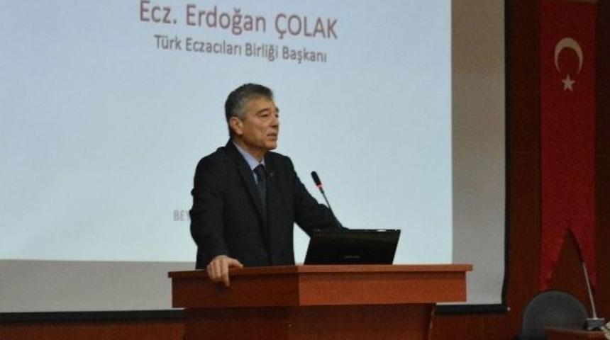 Eczacılık Fak&uuml;ltesi 3. Geleneksel Beyaz &Ouml;nl&uuml;k Giyme T&ouml;reni