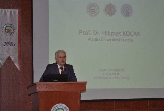 Eczacılık Fak&uuml;ltesi 3. Geleneksel Beyaz &Ouml;nl&uuml;k Giyme T&ouml;reni 1