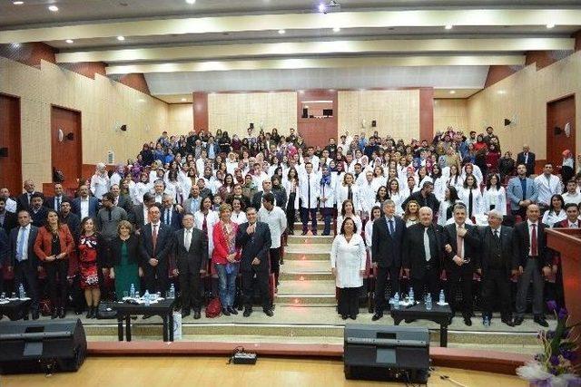 Eczacılık Fak&uuml;ltesi 3. Geleneksel Beyaz &Ouml;nl&uuml;k Giyme T&ouml;reni 2