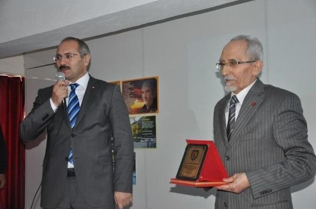 Şiir Dinletili A&ccedil;ılışa Yoğun İlgi