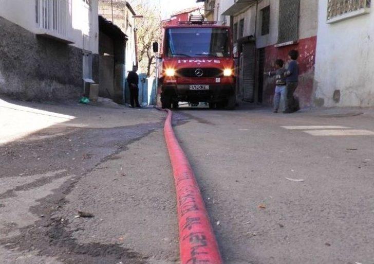 Yola Park Edilen Araçlar Yangına Müdahale Edilmesini Güçleştirdi G2