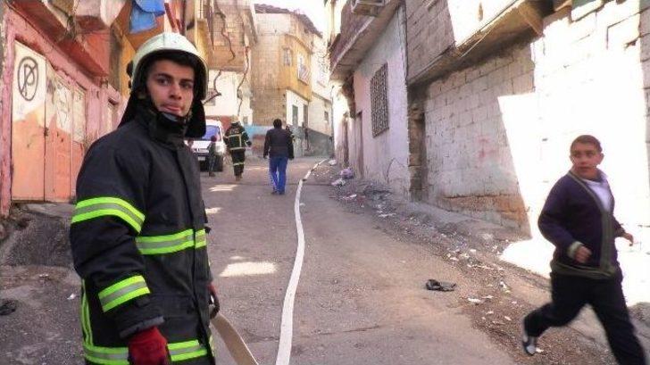 Yola Park Edilen Araçlar Yangına Müdahale Edilmesini Güçleştirdi G3