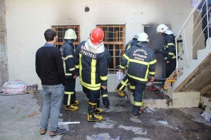 Yola Park Edilen Araçlar Yangına Müdahale Edilmesini Güçleştirdi G4