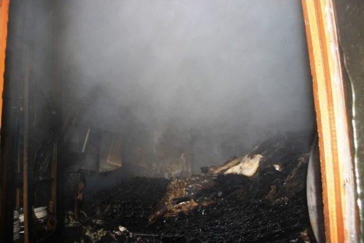 Yola Park Edilen Araçlar Yangına Müdahale Edilmesini Güçleştirdi G5