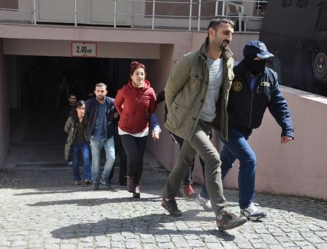 Nevruz &Ouml;ncesi G&ouml;zaltına Alınan Ş&uuml;pheliler Adliyeye Sevk Edildi