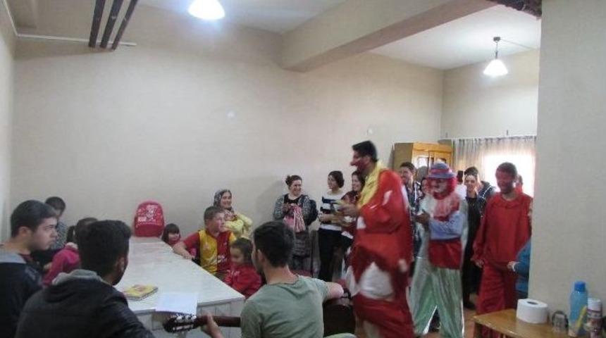 Alaplı Kredi Ve Yurtlar Kurumu &Ouml;ğrencilerinden Rehabilitasyon Merkezine Ziyaret