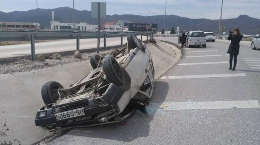 Afyonkarahisar&rsquo;da Trafik Kazası: 2 Yaralı