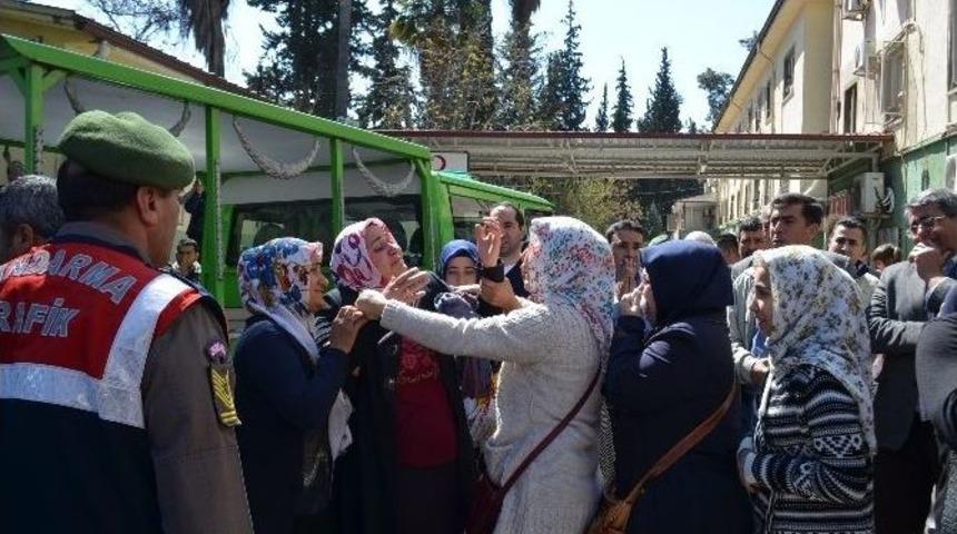 Şehidin Eşi "canımı Kaybettim" Diyerek Feryat Etti