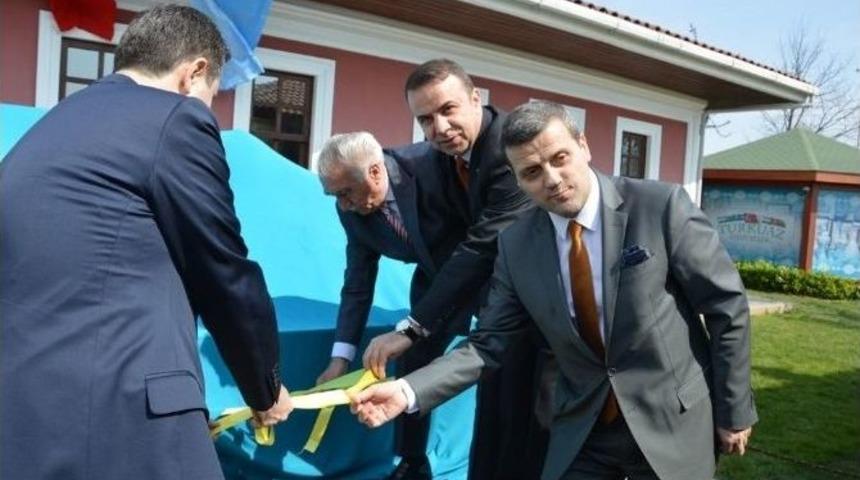 İstanbul&rsquo;da Hoca Ahmed Yesevi Otağı İle Yesevi T&uuml;rbesinin Maketi A&ccedil;ıldı