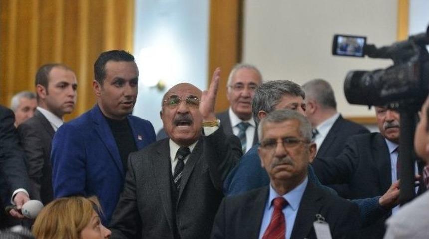 Chp Grubunda Aylin Nazlıaka Gerginliği