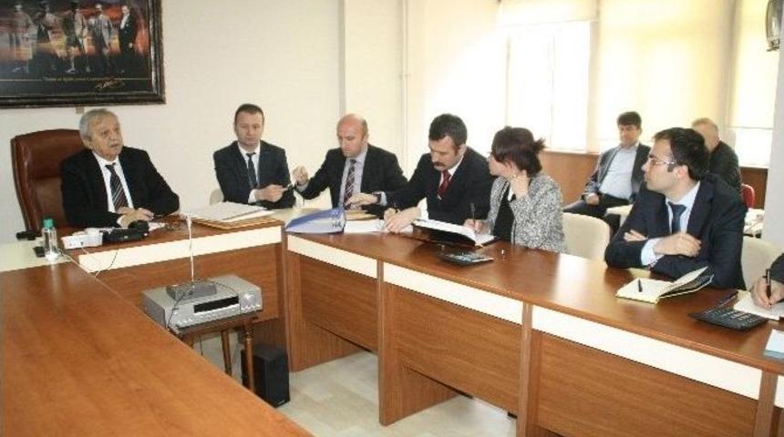 Devrek Belediyesi&rsquo;nin Otopark İhalesi Yapıldı