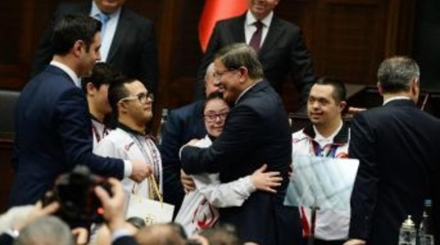 Başbakan Davutoğlu&rsquo;dan Taşeron İş&ccedil;ilere M&uuml;jde