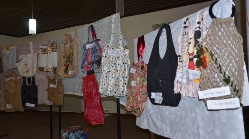 Kadınlar Pazar &Ccedil;antası Yapmak İ&ccedil;in Yarıştı