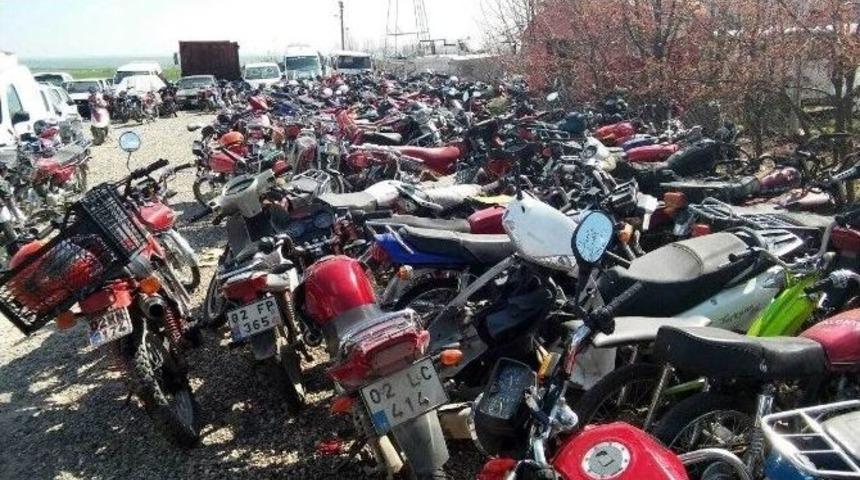 &Uuml;&ccedil; Ayda Yaklaşık 300 Motosiklet Trafikten Men Edildi