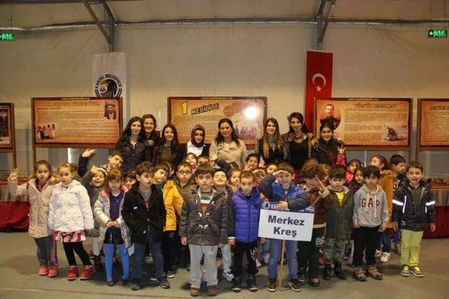 Kreş Öğrencileri Çanakkale Savaş Malzemeleri Müzesi’ni Gezdi