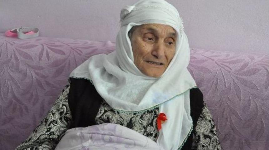 118 Yaşındaki Miyase Teyze&rsquo;nin 90 Torunu Var