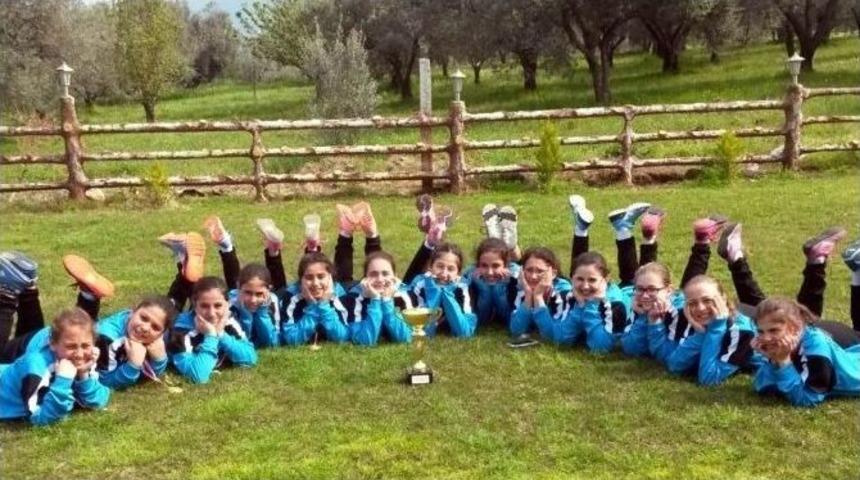 Şampiyonluk Minik Sultanlara &Ccedil;ok Yakıştı