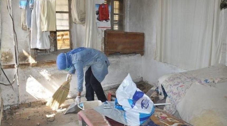 Tarsus&rsquo;ta Yaşlılar 3. Bahar Projesiyle Yaşama Tutunuyor