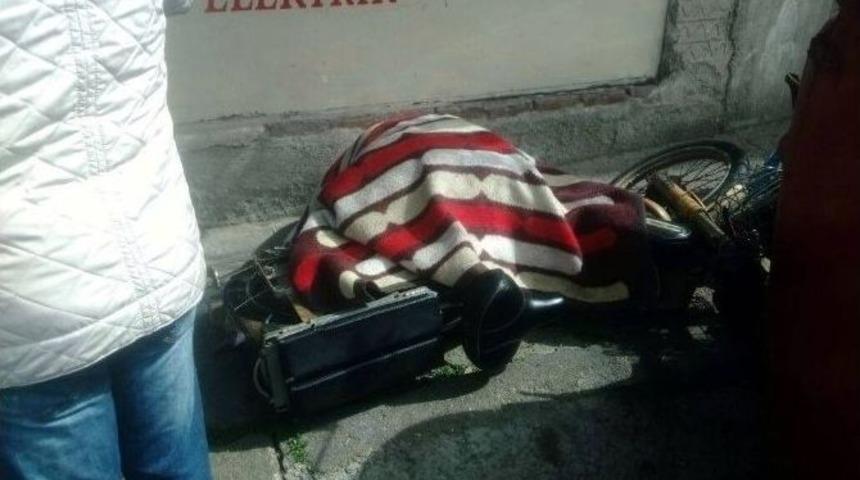 Ekmek Teknesine Girerken Hayatını Kaybetti