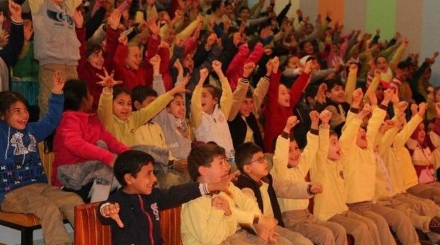 Tiyatrolar Haftasında &Ccedil;ocuklara &Ouml;zel Program