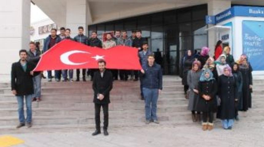 &Uuml;niversite &Ouml;ğrencilerinden Ter&ouml;re Lanet