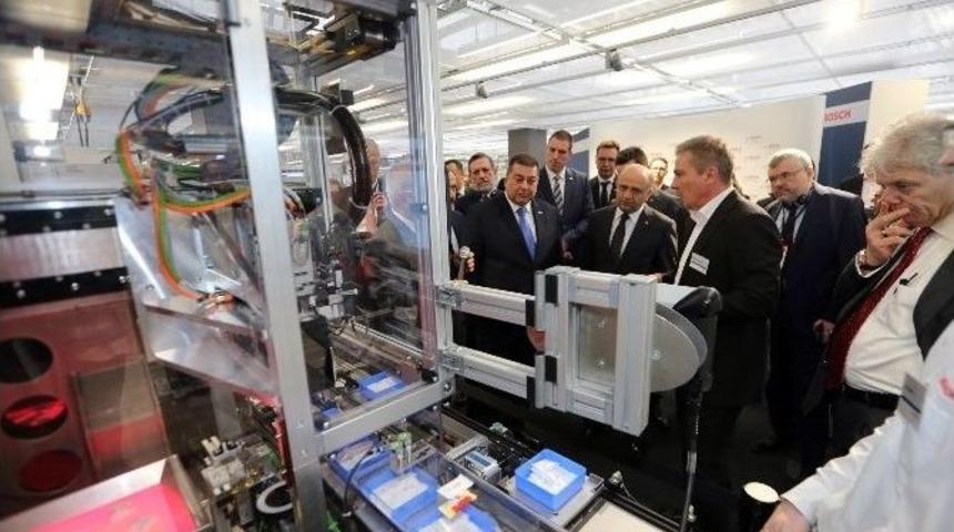 Bakan Fikri Işık Bosch&rsquo;un End&uuml;stri 4.0 &Ccedil;alışmalarını İnceledi