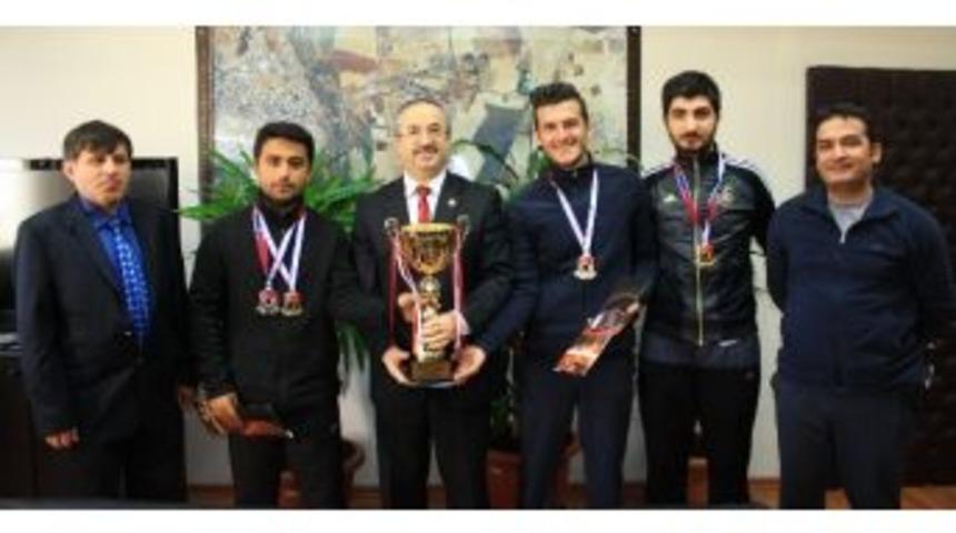 D&uuml; Atıcılık Takımı &Ouml;d&uuml;llendirildi