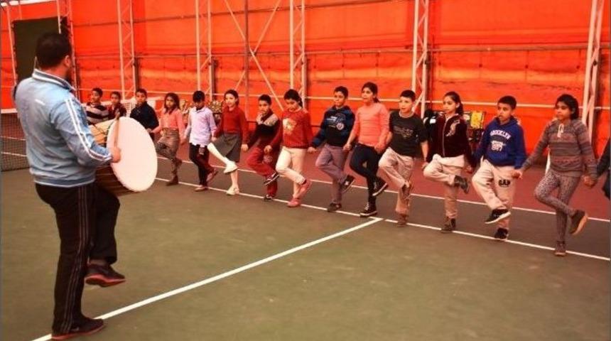 13 Kasım İlkokulu &Ouml;ğrencileri S&uuml;leymanpaşa Belediyesi İle Halk Oyunları &Ouml;ğreniyor