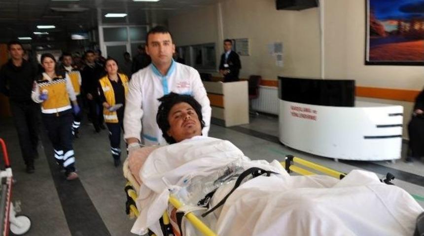 Sınırı Ge&ccedil;mek İsteyen 2 Kişi Vuruldu