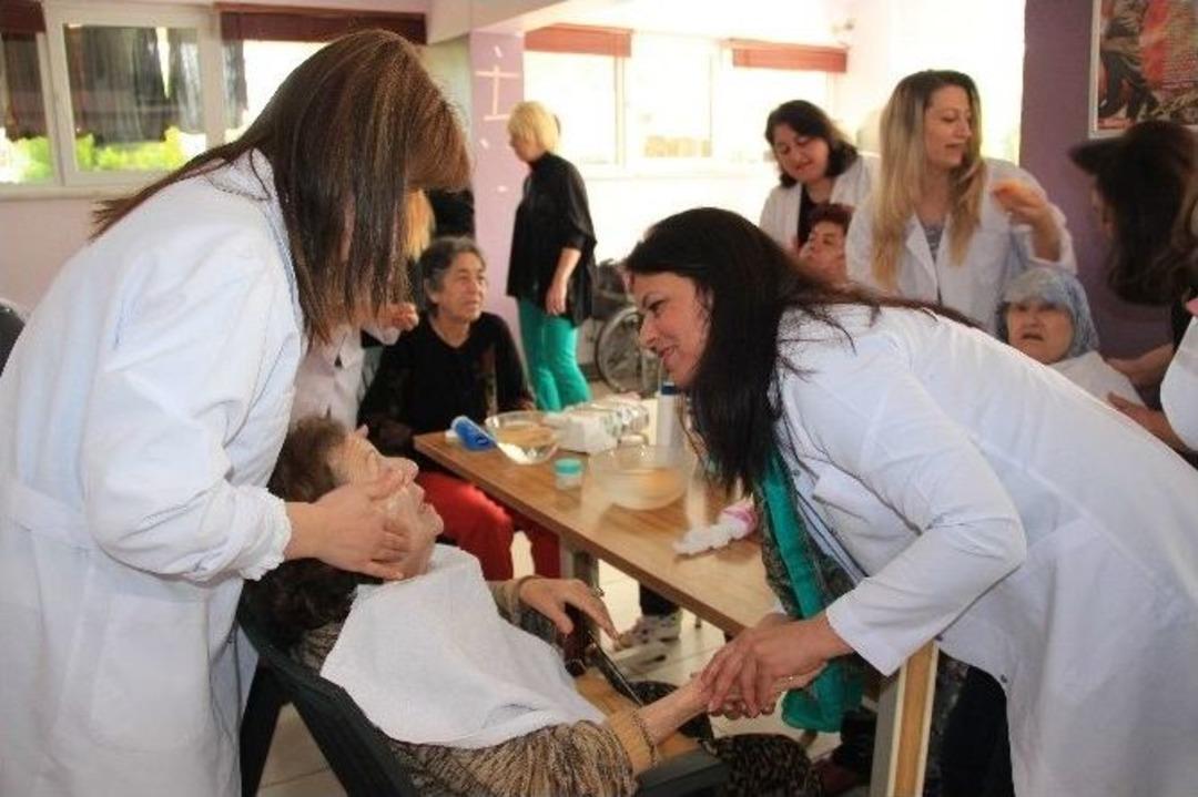 Edremit Halk Eğitim Yaşlılarımızı Unutmadı