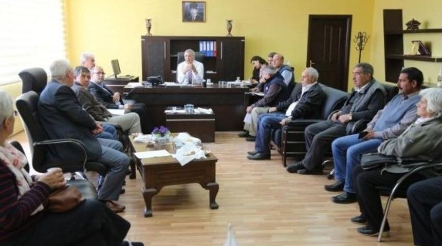 Başkan Tarhan &rsquo;halk G&uuml;n&uuml;&rsquo;nde Vatandaşlarla Buluştu