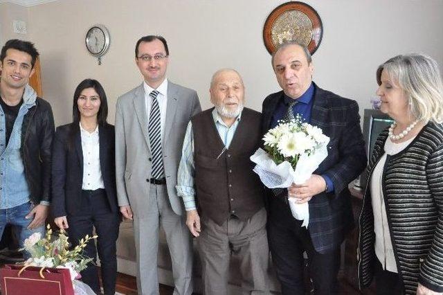 Darıca&rsquo;da Yaşlılara Nezaket Ziyaretinde Bulunuldu 3