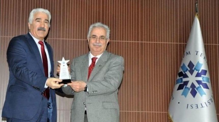 Et&uuml; &ldquo;kariyer Zirvesi&rdquo;ne Ergaz Damga Vurdu