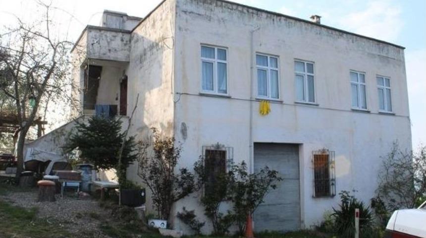 Yeğenini Alnından Vurarak &Ouml;ld&uuml;rd&uuml;