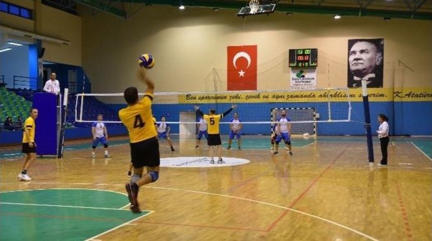 Bodrum&rsquo;da Kaymakamlık Kupası Voleybol Turnuvası Başladı