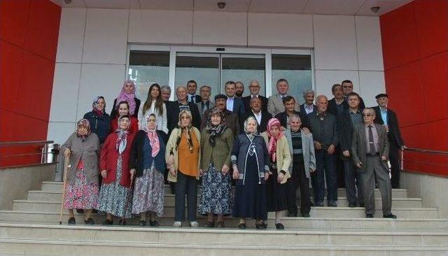 Huzurevi Sakinleri Fatsa’da Yemekte Bir Araya Geldi