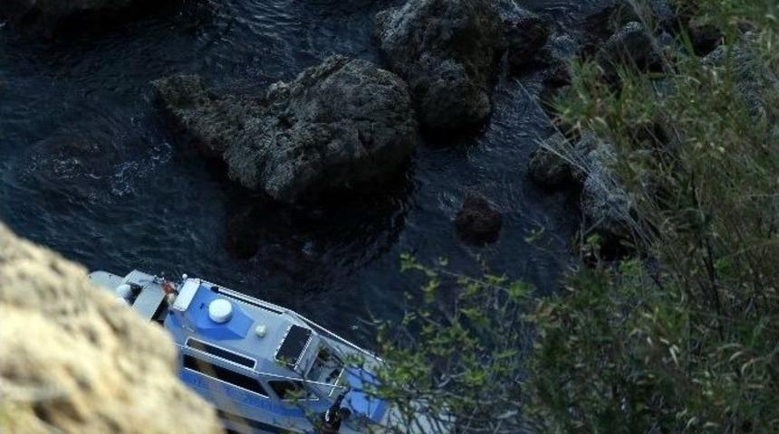 Antalya&rsquo;da Falezlerde Ceset Bulundu