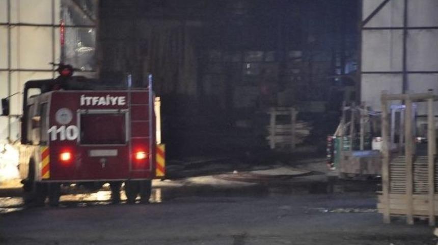 Kereste Fabrikasında &Ccedil;ıkan Yangın Korkuttu