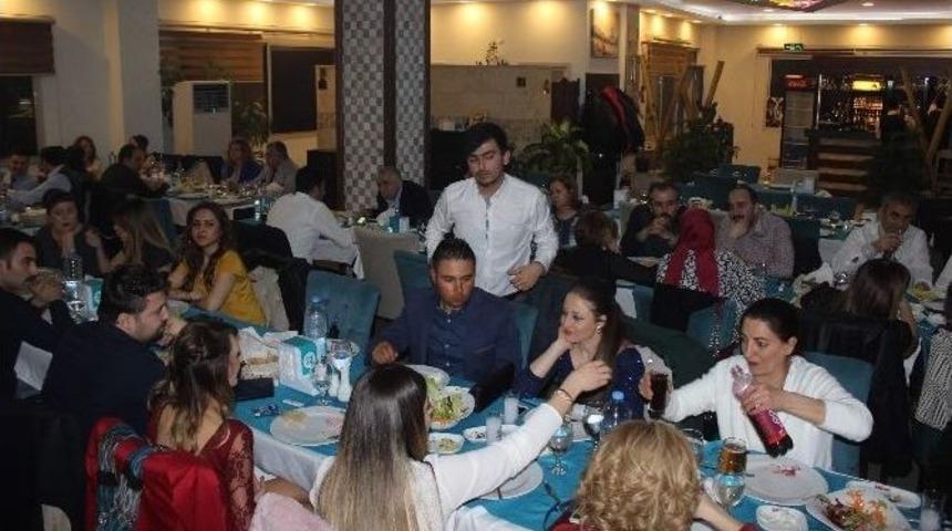 Sağlık &Ccedil;alışanları Bayramlarını Gecikmeli Ve Buruk Kutladı