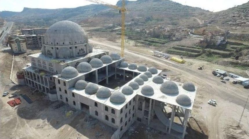 Nevşehir K&uuml;lliyesi&rsquo;nde Minarelerde Y&uuml;kselmeye Başladı