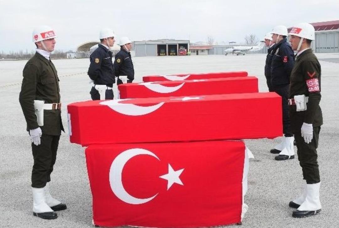 Şehitlere Hazin T&ouml;ren