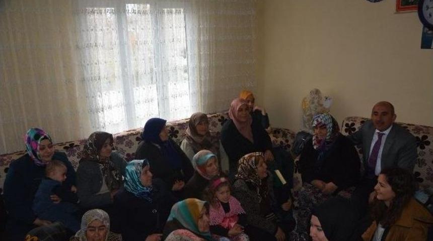 Kara, Ev Toplantılarına Devam Ediyor