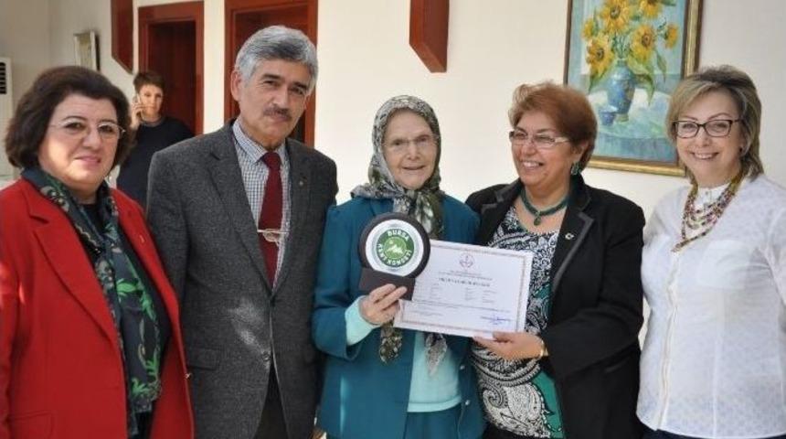 Kadınlar Okur Yazar Oldu