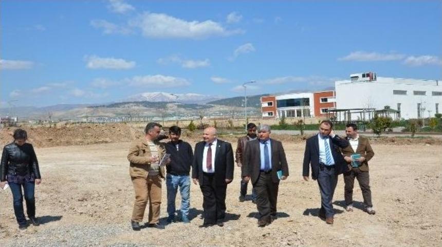 Adıyaman &Uuml;niversitesi&rsquo;nde Yeni Kapalı Sahasının İnşaatı Başladı