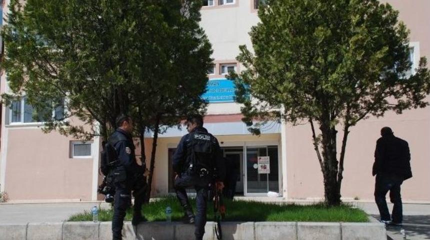 Batman&rsquo;da &Ouml;ğrenci Yurduna Operasyon