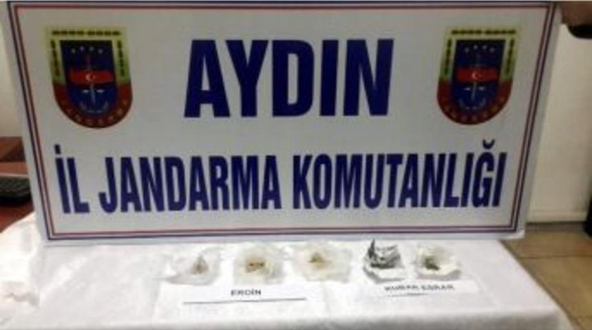 S&ouml;ke&rsquo;de &Ouml;ğrencileri Zehirleyen Tacir Jandarmadan Ka&ccedil;amadı