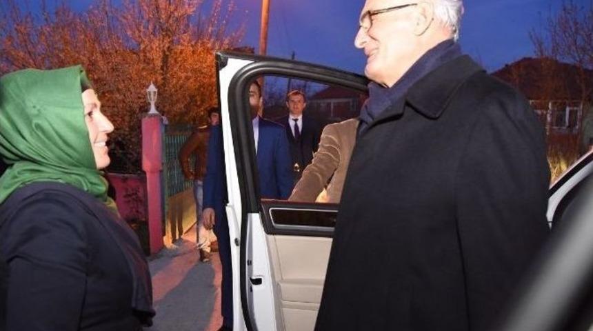 Kadın Muhtarın Yol Sevinci