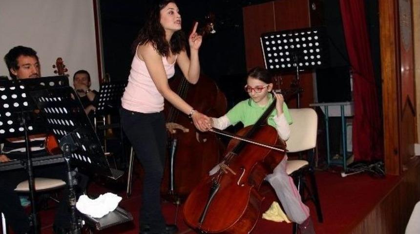 Opera Ve Bale, M&uuml;zik Enstr&uuml;manlarını &Ouml;ğrencilere Tanıttı