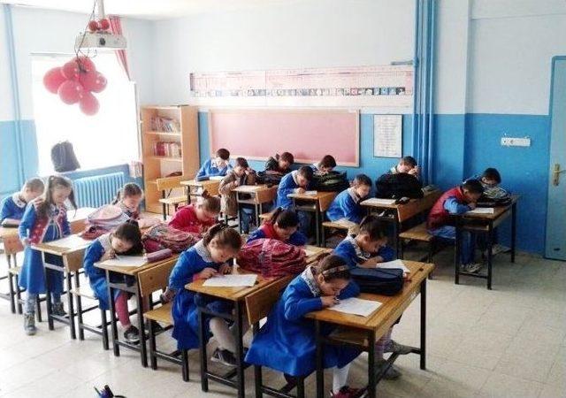 &rsquo;okumak Hayattır&rsquo; Konulu Kitap Okuma Yarışması 1