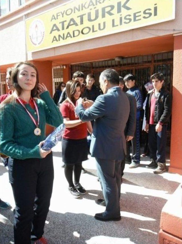 Mma Ringlerinde Liseli Kızın Büyük Başarısı 1